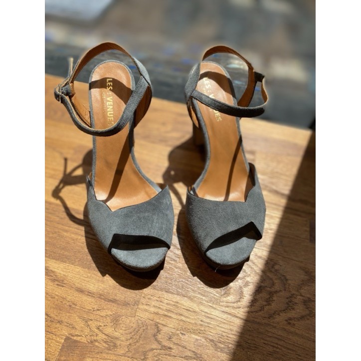 SANDALE TALON GRIS SANDALE TALON GRIS