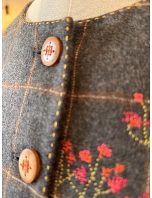 VESTE CARREAUX BRODÉE