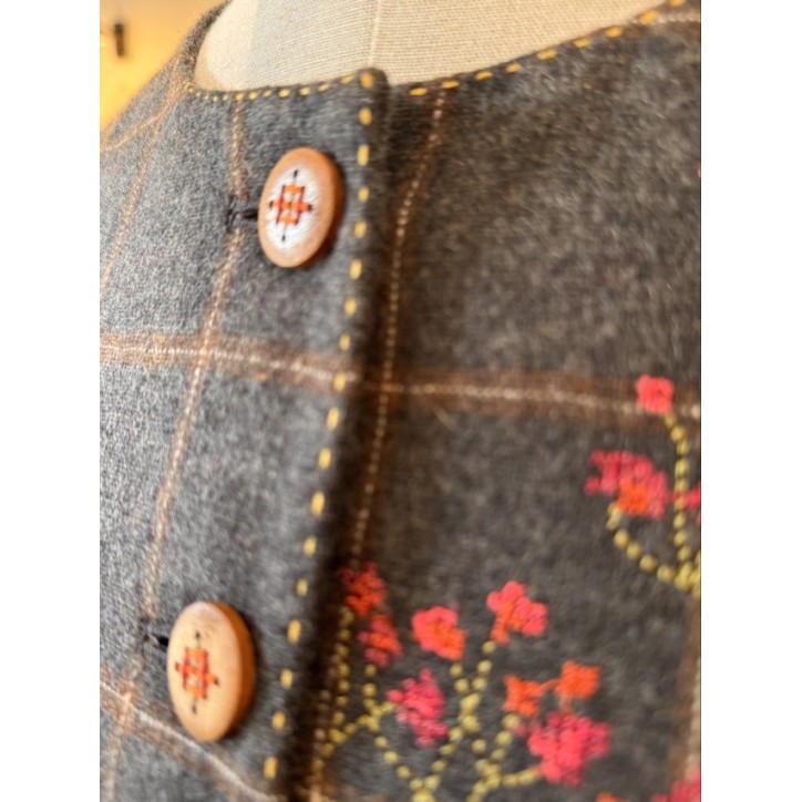 VESTE CARREAUX BRODÉE VESTE CARREAUX BRODÉE