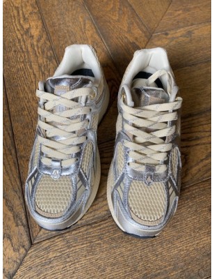 CITY RUN SILVER TAN