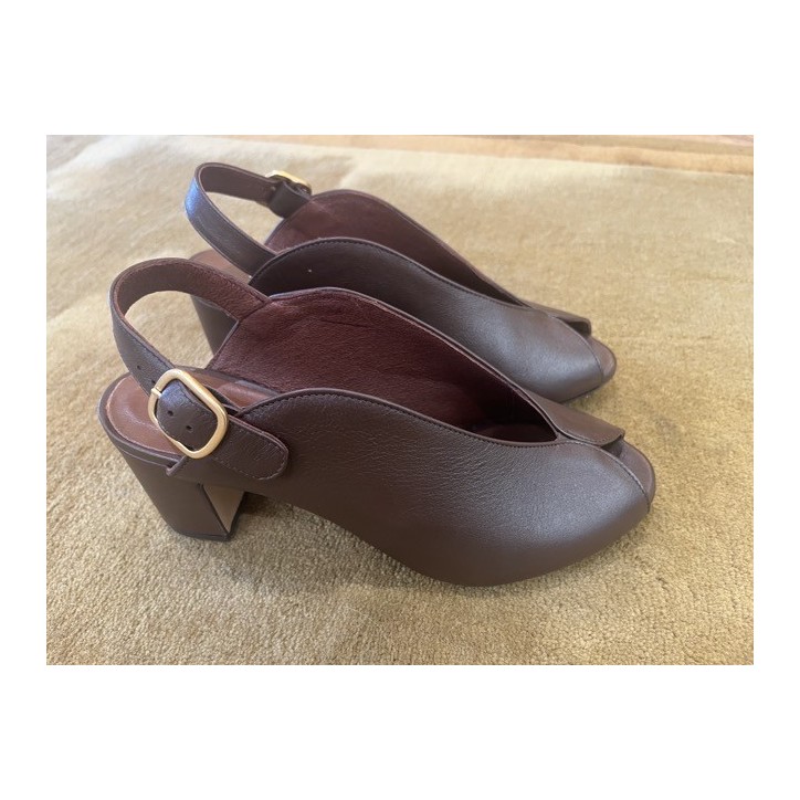 SLINGBACK TRISIA