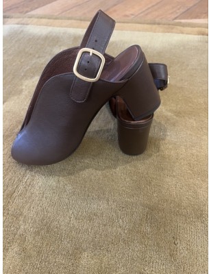 SLINGBACK TRISIA