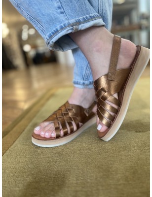 LOLA BRONZE