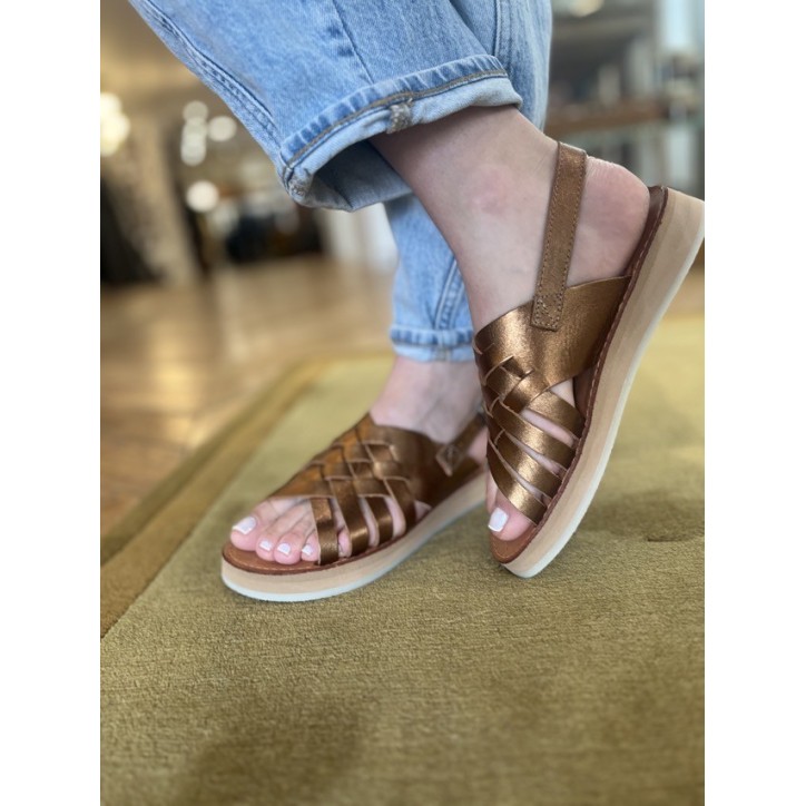 LOLA BRONZE