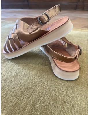 LOLA BRONZE