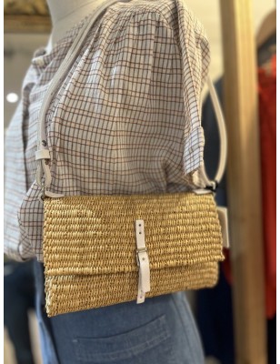 CLUTCH EN PAILLE